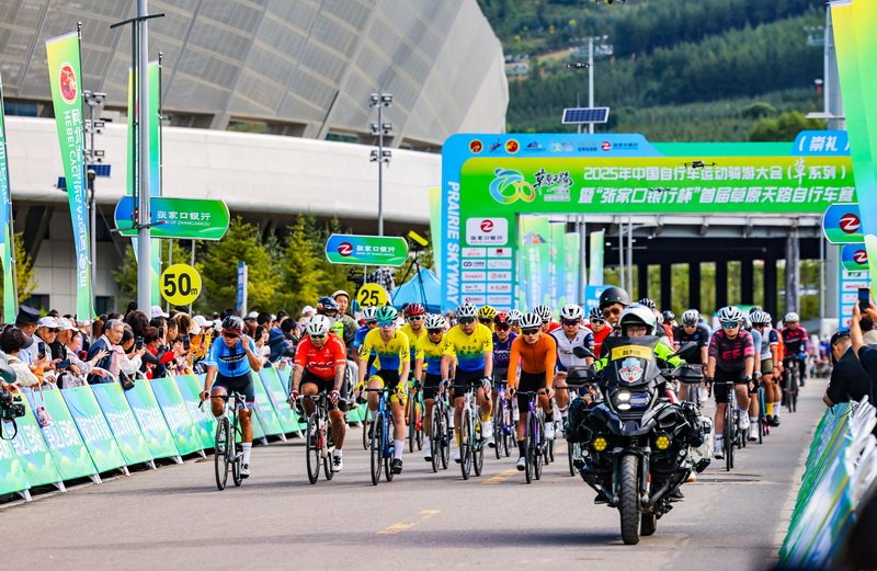 src, 参赛选手骑